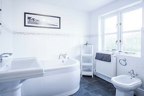 Angle Adventures - 4 Bed Cottage - Angle