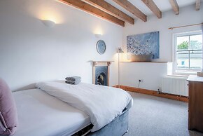 Angle Adventures - 4 Bed Cottage - Angle