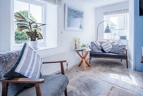 Angle Adventures - 4 Bed Cottage - Angle