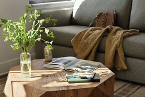 Sonder by Marriott Bonvoy Dovetail Apartments Downtown