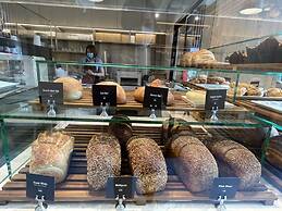 The Quart Ruamrudee by UHG