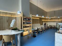 The Quart Ruamrudee by UHG