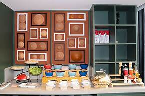 The Quart Ruamrudee by UHG