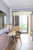 The Quart Ruamrudee by UHG