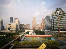 The Quart Ruamrudee by UHG