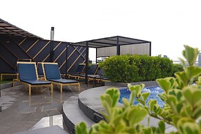 The Quart Ruamrudee by UHG