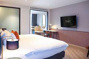 The Quart Ruamrudee by UHG