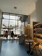 The Quart Ruamrudee by UHG