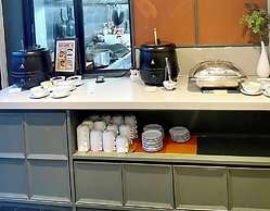 The Quart Ruamrudee by UHG