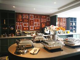 The Quart Ruamrudee by UHG