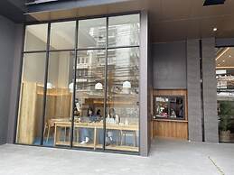 The Quart Ruamrudee by UHG