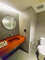 The Quart Ruamrudee by UHG