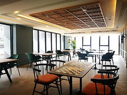 The Quart Ruamrudee by UHG