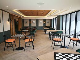 The Quart Ruamrudee by UHG