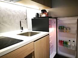 The Quart Ruamrudee by UHG