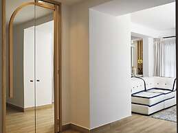 Cresanto Luxury Suites