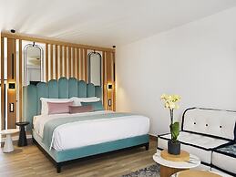 Cresanto Luxury Suites