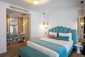 Cresanto Luxury Suites