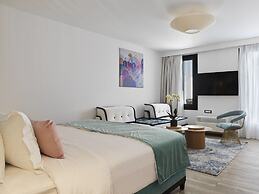 Cresanto Luxury Suites