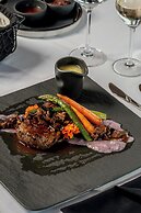 Cresanto Luxury Suites