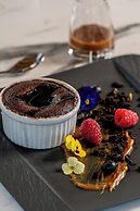 Cresanto Luxury Suites