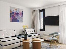 Cresanto Luxury Suites