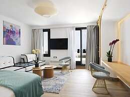 Cresanto Luxury Suites