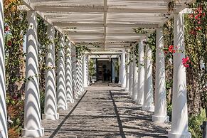 Cresanto Luxury Suites