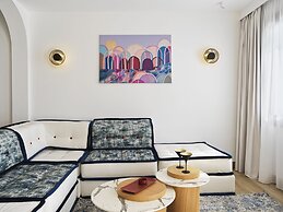 Cresanto Luxury Suites