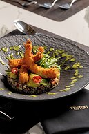 Cresanto Luxury Suites