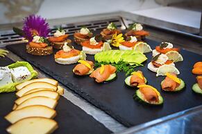 Cresanto Luxury Suites