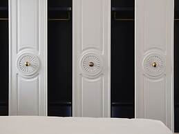 Cresanto Luxury Suites