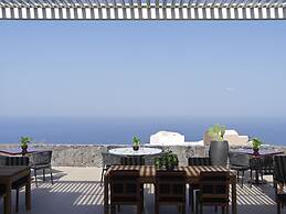 Cresanto Luxury Suites