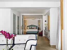 Cresanto Luxury Suites