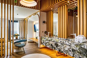 Cresanto Luxury Suites