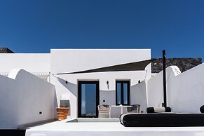 Cresanto Luxury Suites