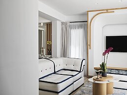 Cresanto Luxury Suites