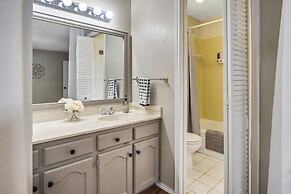 Cozy 3br Kid & Dog Friendly Home In Central Location! 3 Bedroom Home b