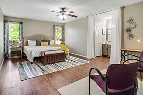 Cozy 3br Kid & Dog Friendly Home In Central Location! 3 Bedroom Home b