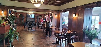 Harbourview Inn & Suites