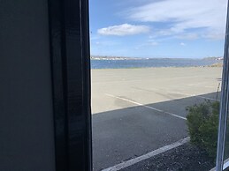 Harbourview Inn & Suites