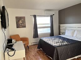 Harbourview Inn & Suites