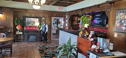 Harbourview Inn & Suites