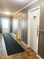 Harbourview Inn & Suites