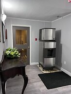 Harbourview Inn & Suites