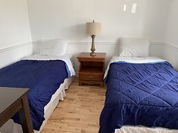 Harbourview Inn & Suites