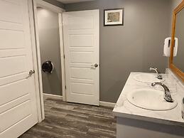 Harbourview Inn & Suites