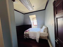 Harbourview Inn & Suites