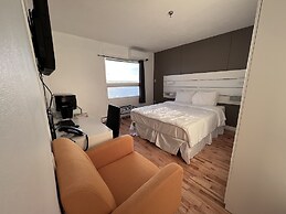 Harbourview Inn & Suites