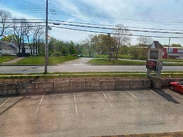 Harbourview Inn & Suites